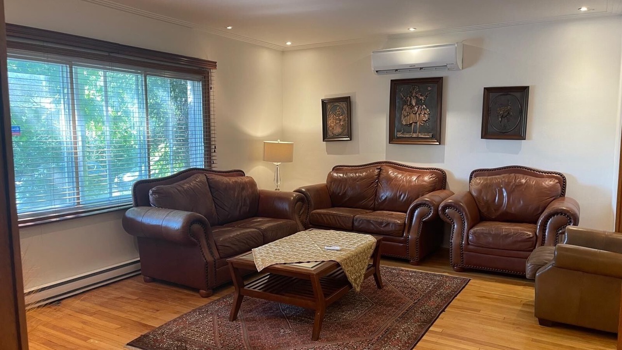 Photo of Livingroom in Cote-Des-Neiges—Notre-Dame-De-Grace