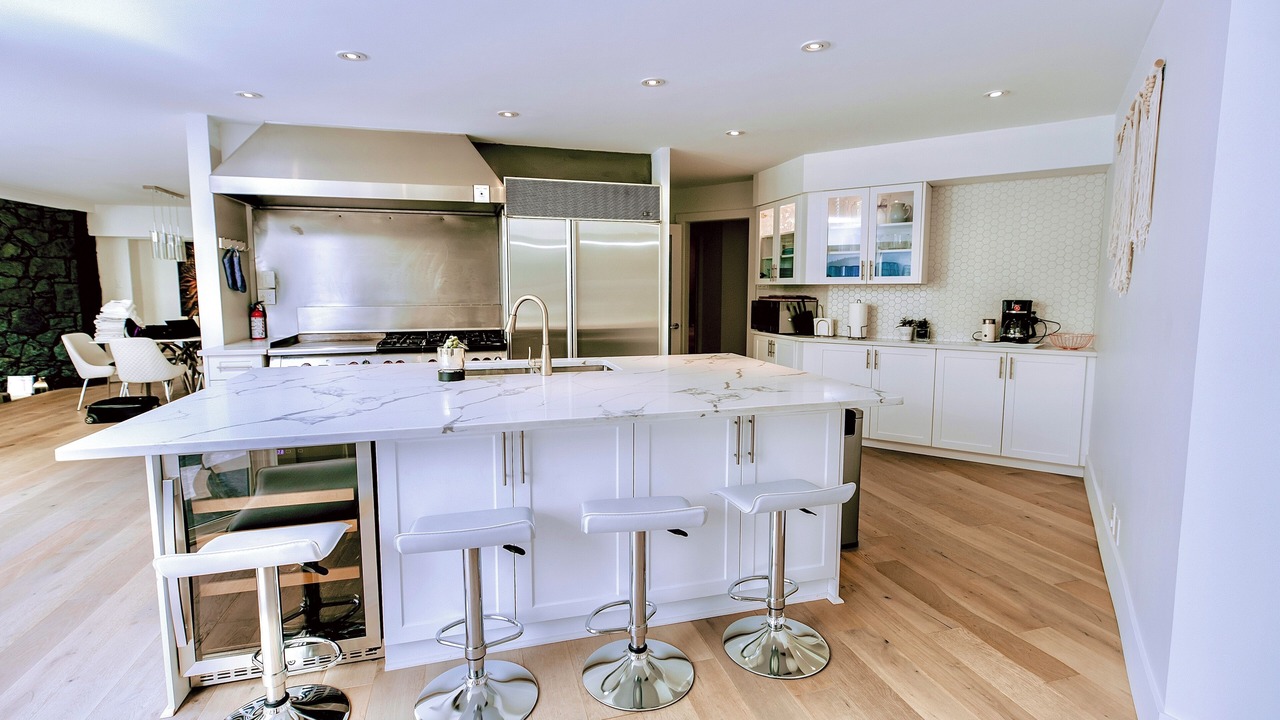 Photo of Kitchen in District of North Vancouver