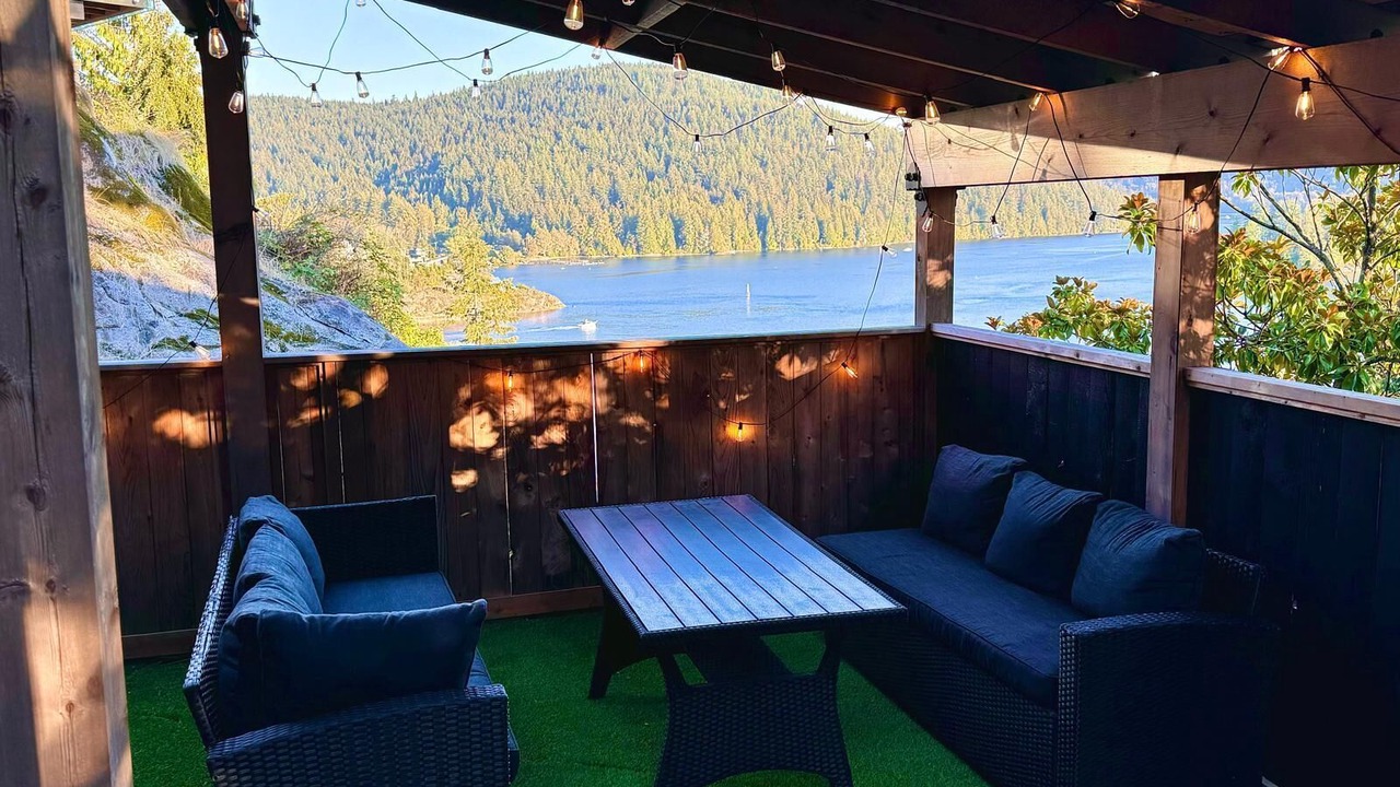 Photo of Patio Balcony in District of North Vancouver