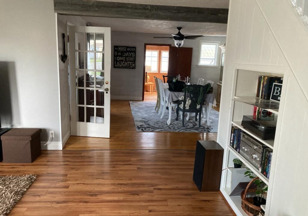 Photo of Livingroom in Port Dover