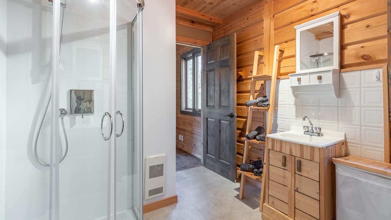 Photo of Kitchen in Val-des-Lacs