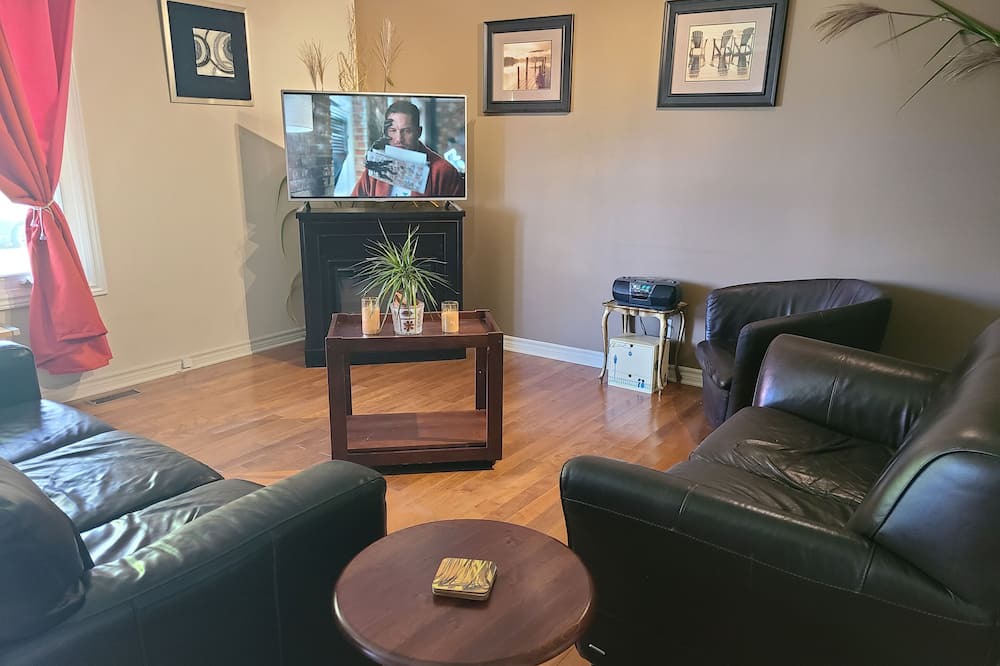 Photo of Livingroom in Orleans Village - Chateauneuf