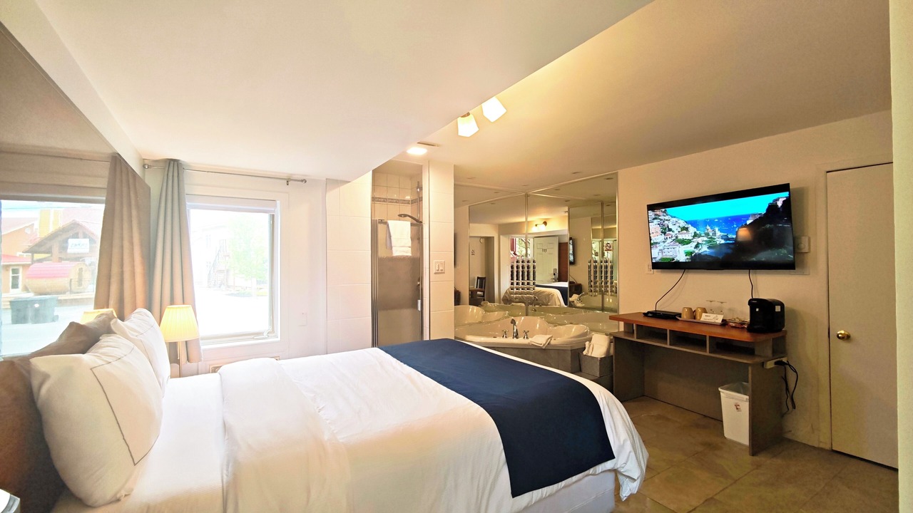 Photo of Bedroom in Saint-Sauveur