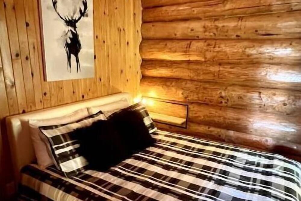 Photo of Bedroom in Saint-Gabriel-de-Valcartier