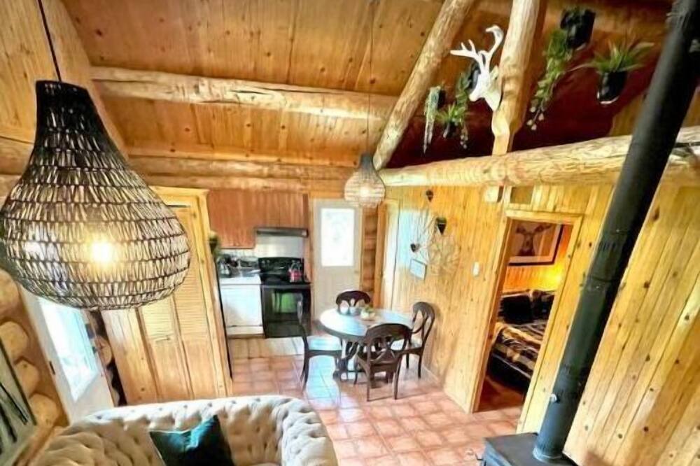 Photo of Livingroom in Saint-Gabriel-de-Valcartier