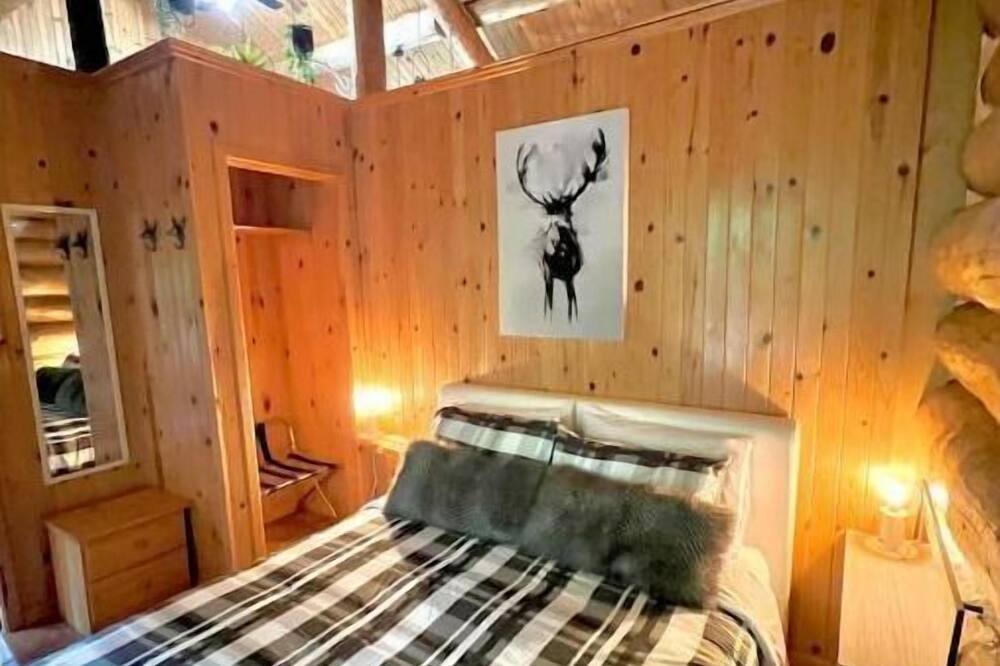 Photo of Bedroom in Saint-Gabriel-de-Valcartier