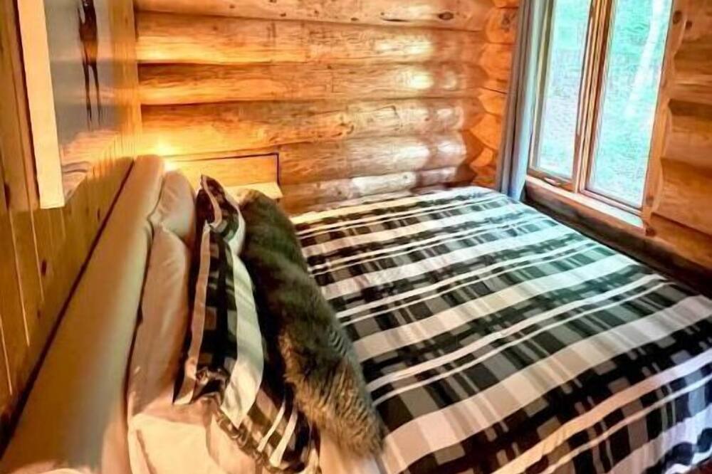 Photo of Bedroom in Saint-Gabriel-de-Valcartier