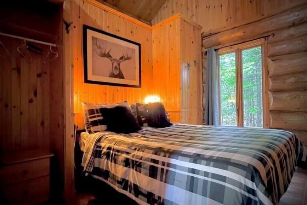 Photo of Bedroom in Saint-Gabriel-de-Valcartier