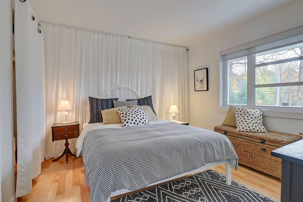 Photo of Bedroom in Lac-Brome