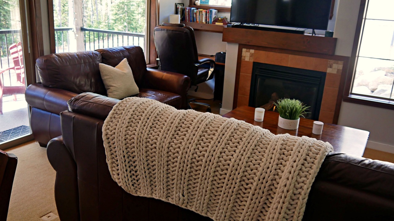 Photo of Livingroom in Apex Mountain