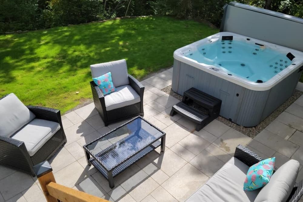Photo of Outdoor in Chertsey