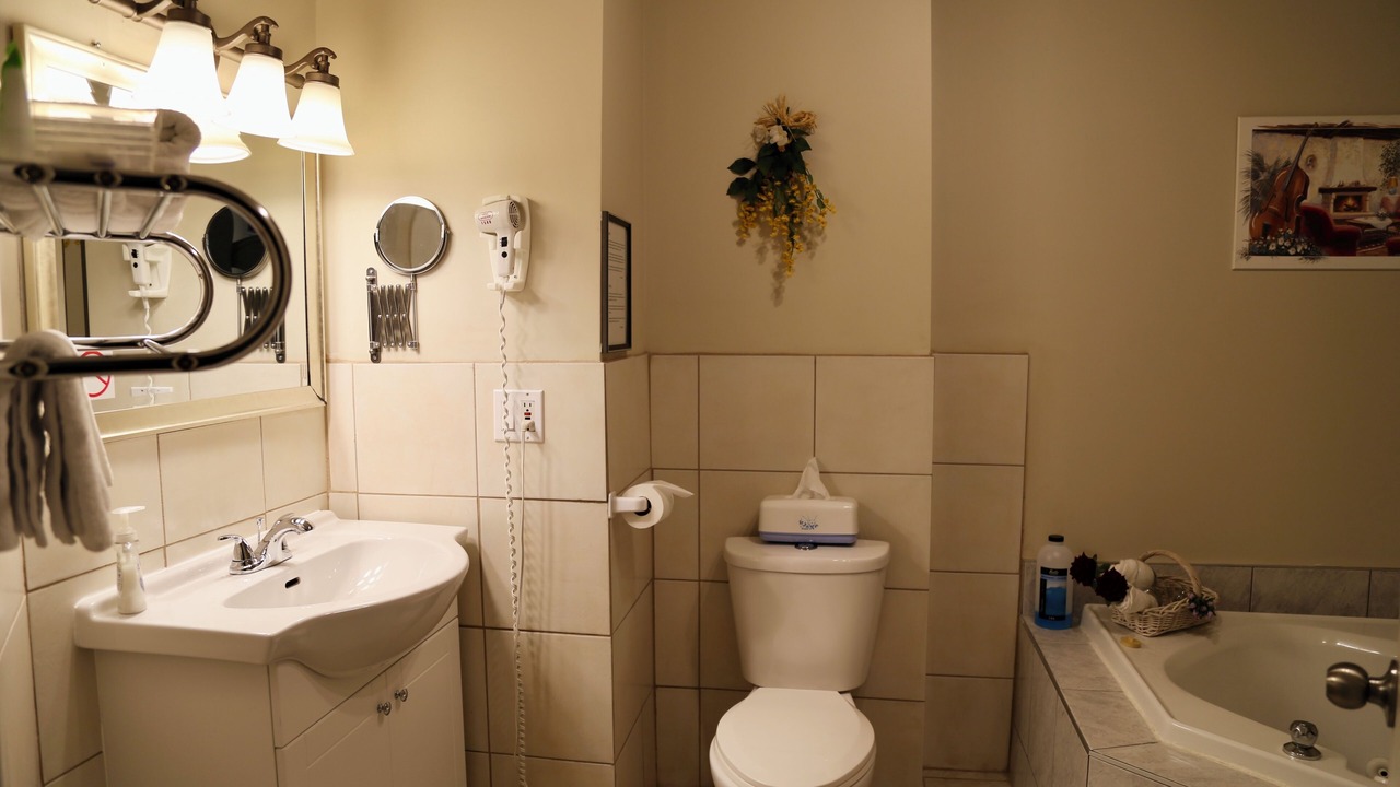 Photo of Bathroom in Montebello