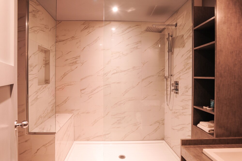 Photo of Bathroom in Cote-Des-Neiges—Notre-Dame-De-Grace