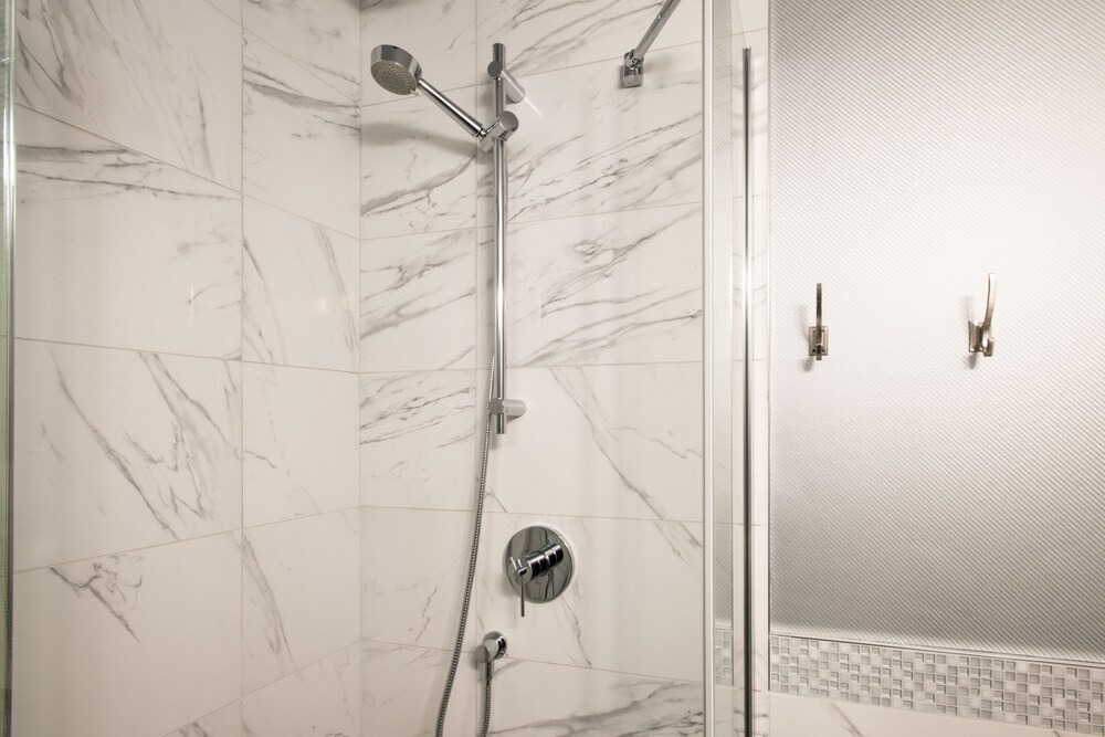 Photo of Bathroom in Cote-Des-Neiges—Notre-Dame-De-Grace