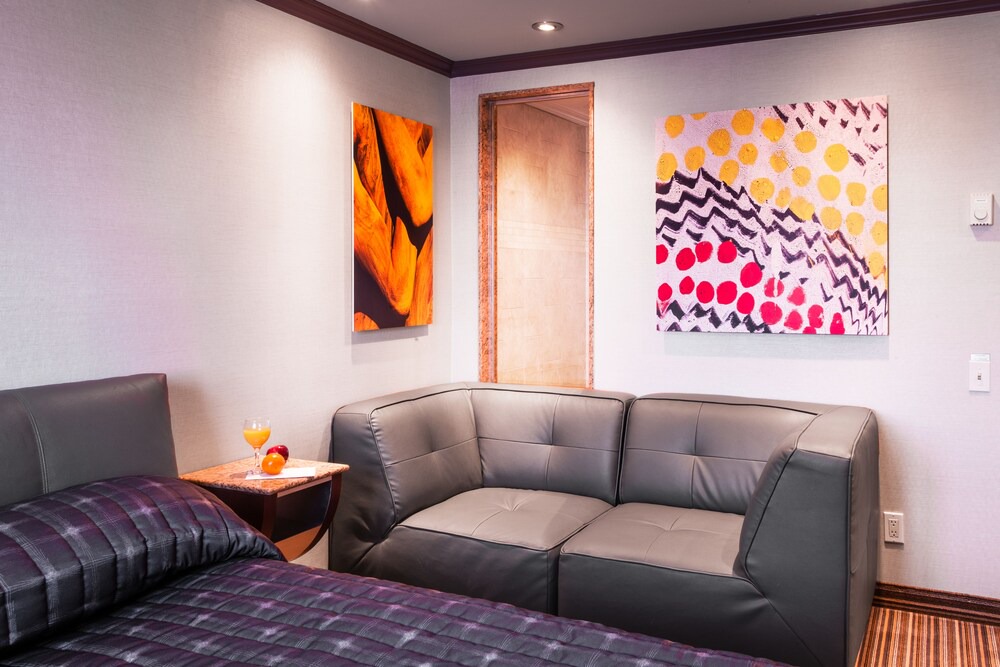 Photo of Livingroom in Cote-Des-Neiges—Notre-Dame-De-Grace