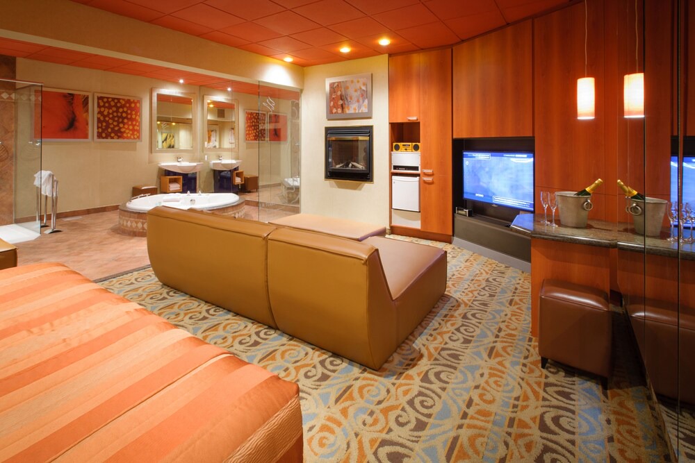 Photo of Livingroom in Cote-Des-Neiges—Notre-Dame-De-Grace