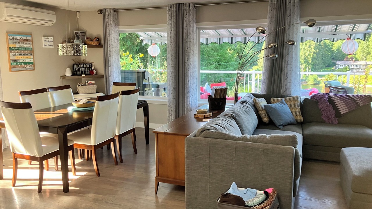 Photo of Livingroom in Shawnigan Lake