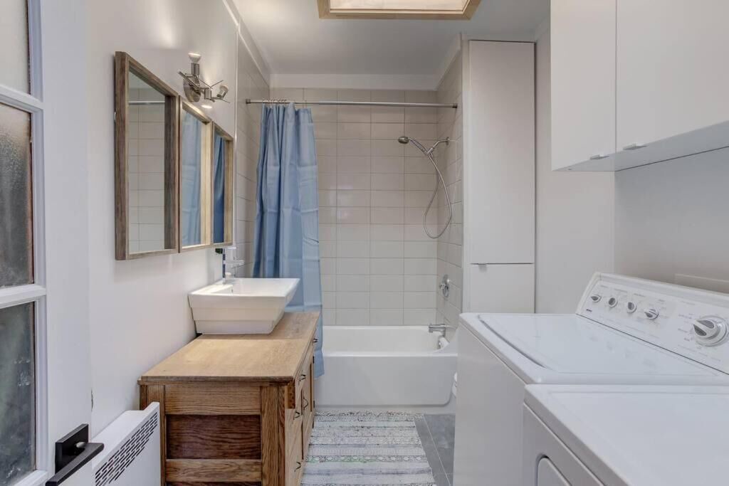 Photo of Bathroom in Vieux-Limoilou