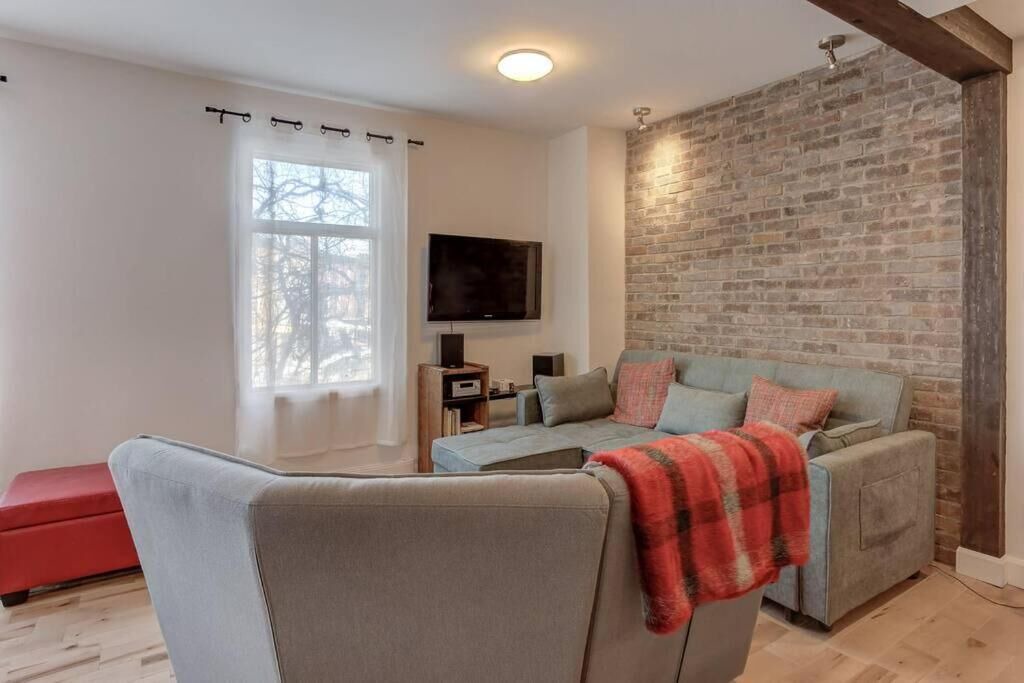Photo of Livingroom in Vieux-Limoilou