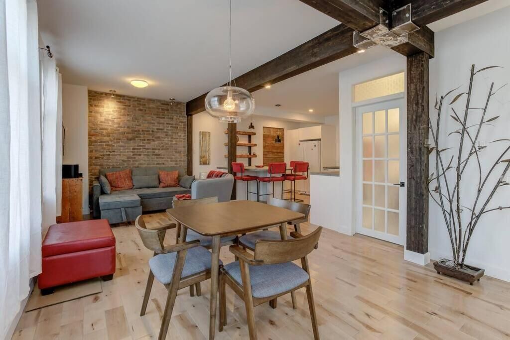 Photo of Livingroom in Vieux-Limoilou