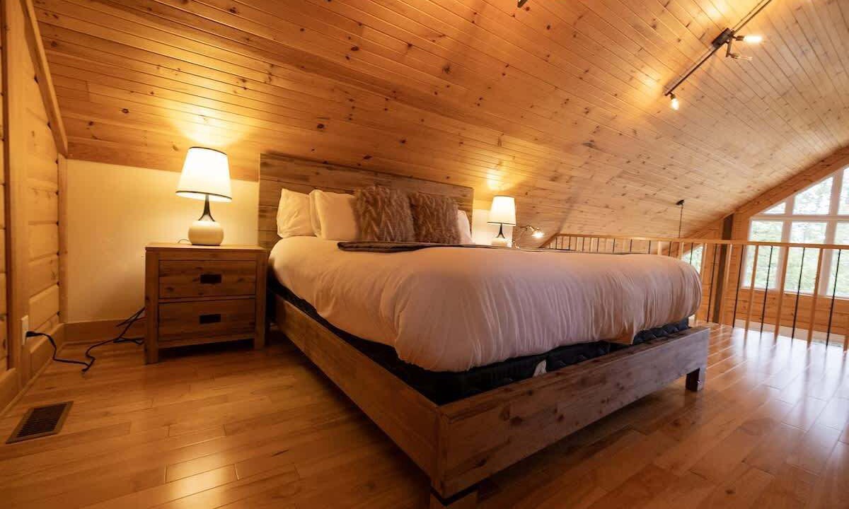Photo of Bedroom in Sainte-Marguerite-du-Lac-Masson