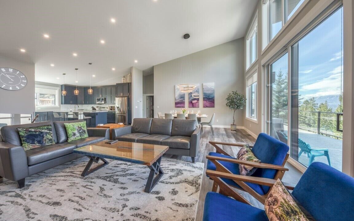 Photo of Livingroom in East Kootenay