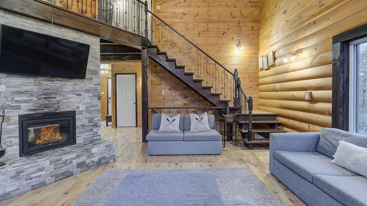 Photo of Livingroom in Montcalm