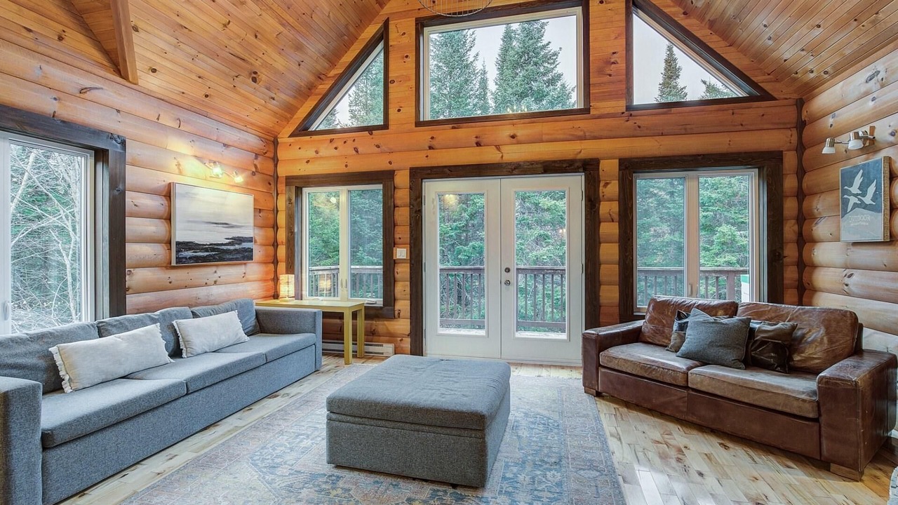 Photo of Livingroom in Montcalm