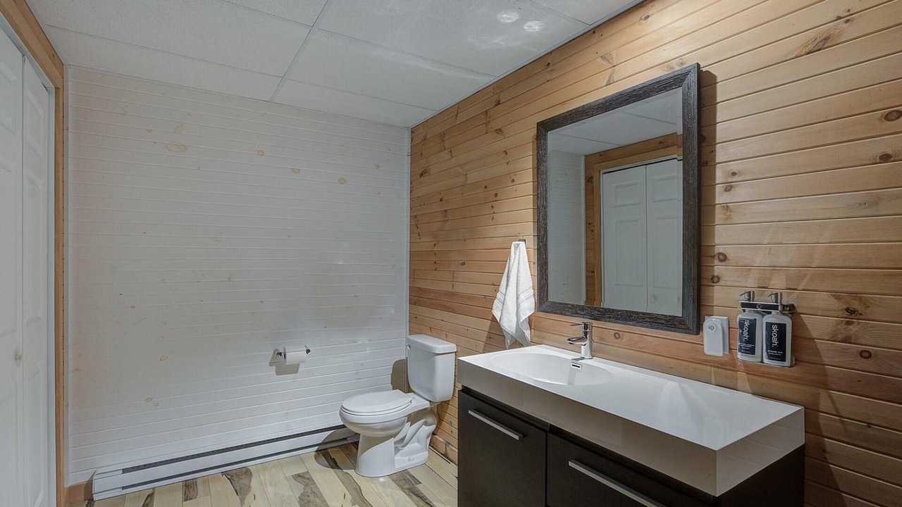 Photo of Bathroom in Montcalm