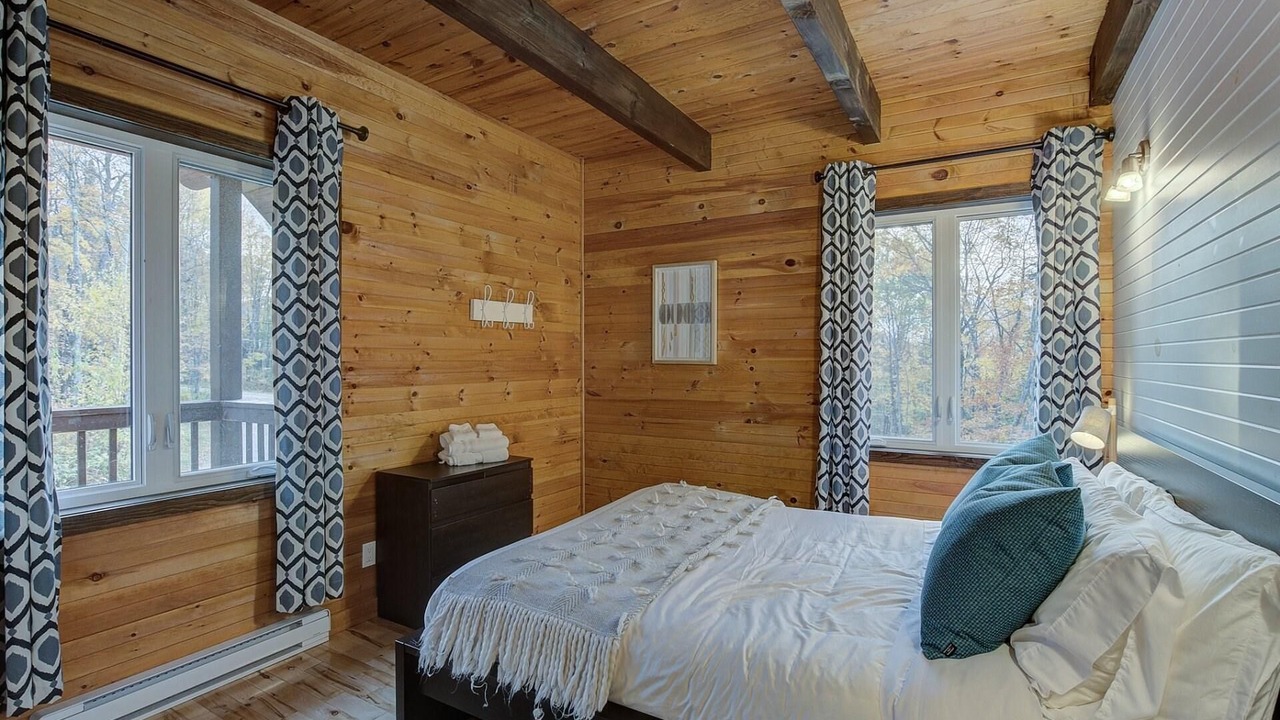 Photo of Bedroom in Montcalm