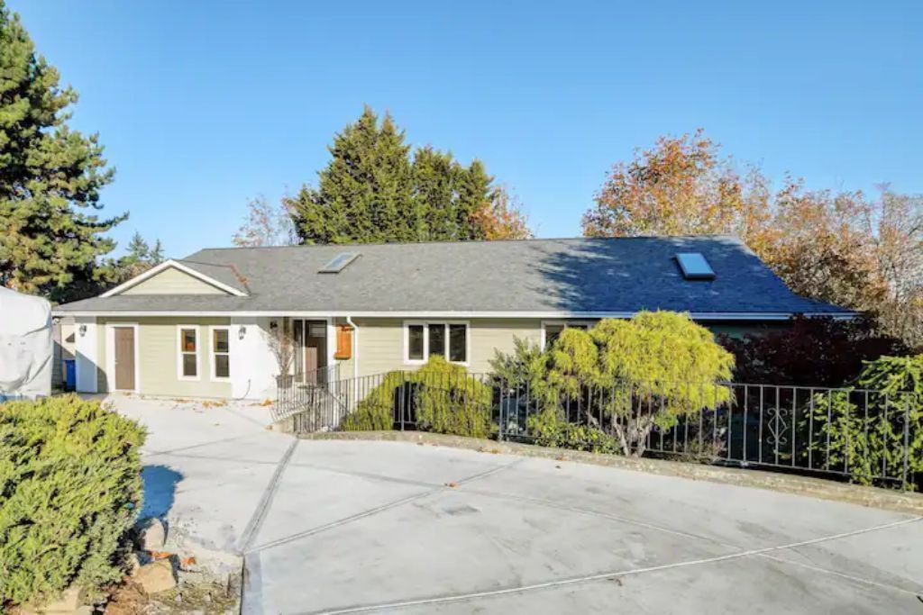 Photo of Outdoor in Colwood