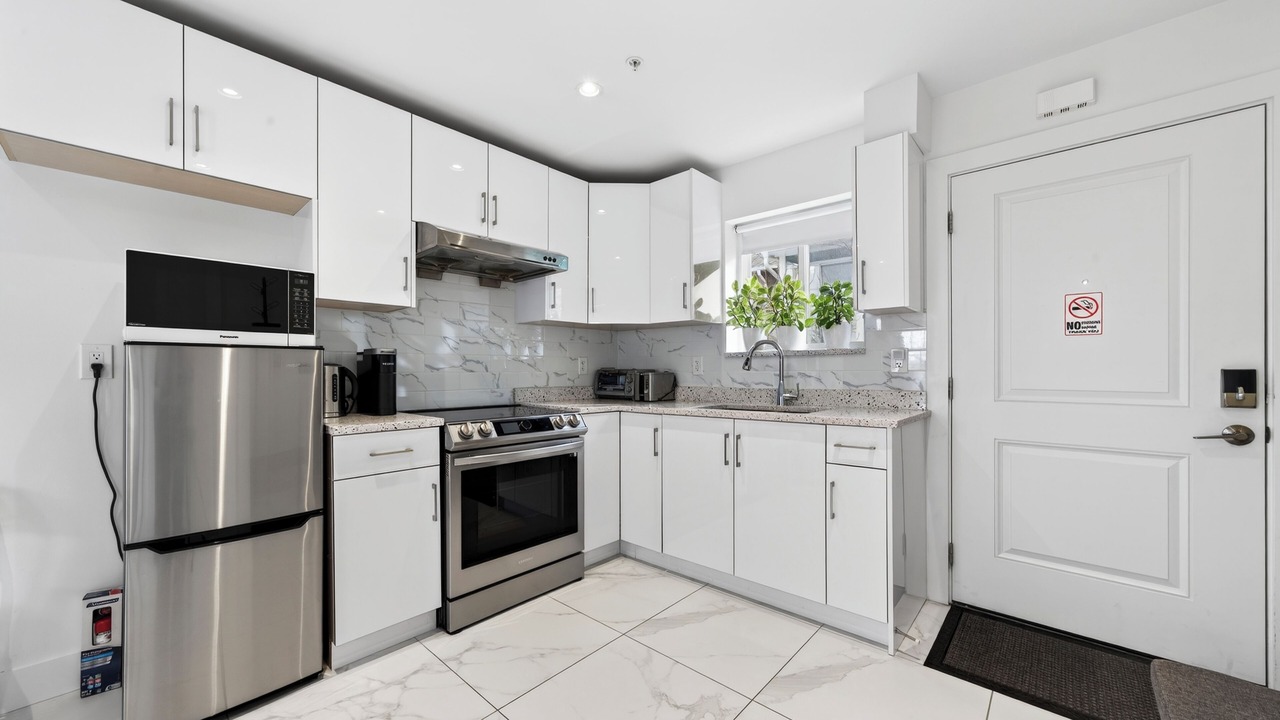 Photo of Kitchen in Renfrew-Collingwood