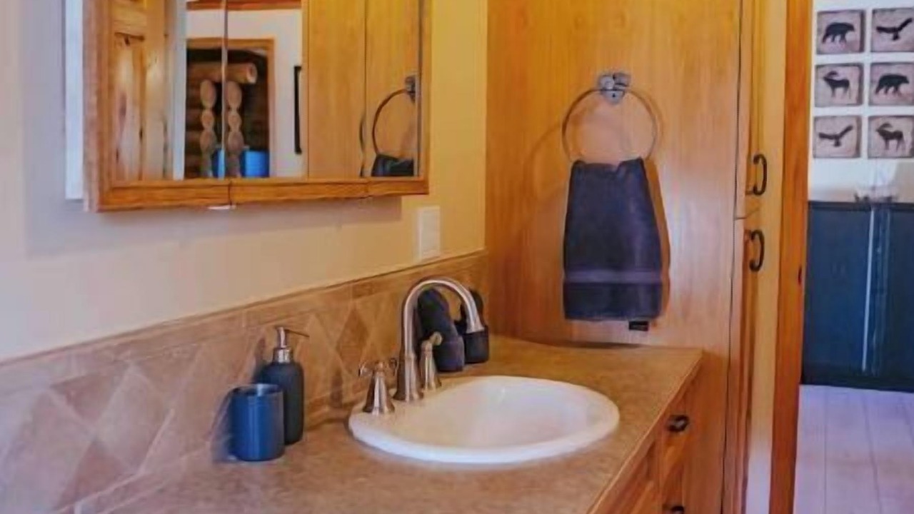 Photo of Bathroom in Golden