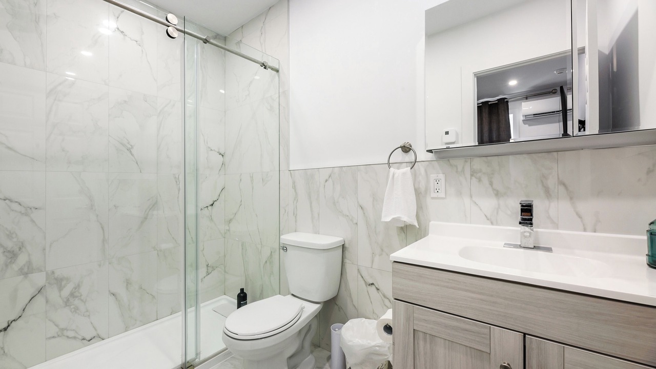 Photo of Bathroom in Laval