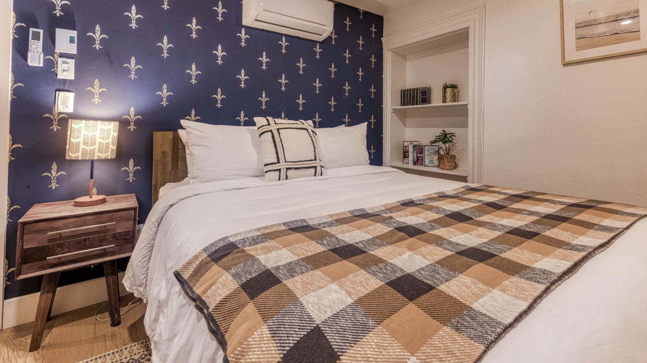 Photo of Bedroom in Vieux-Quebec-Cap-Blanc-colline Parlementaire
