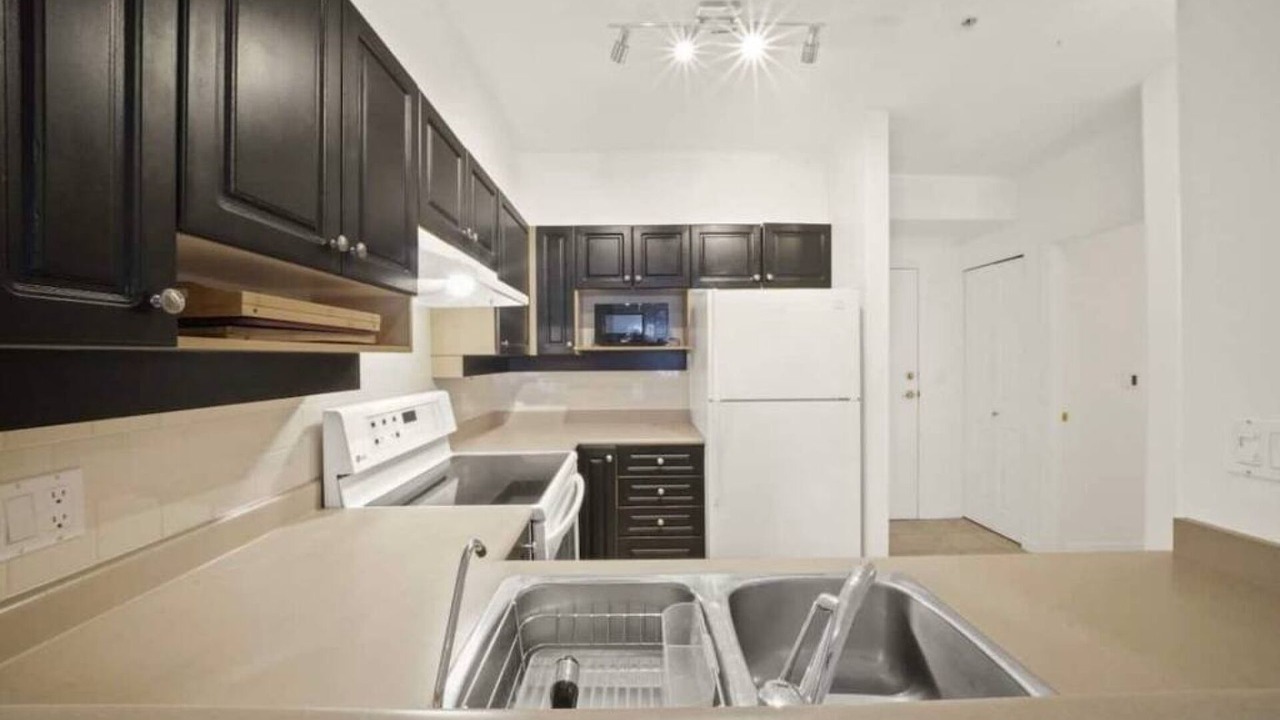 Photo of Kitchen in District of North Vancouver