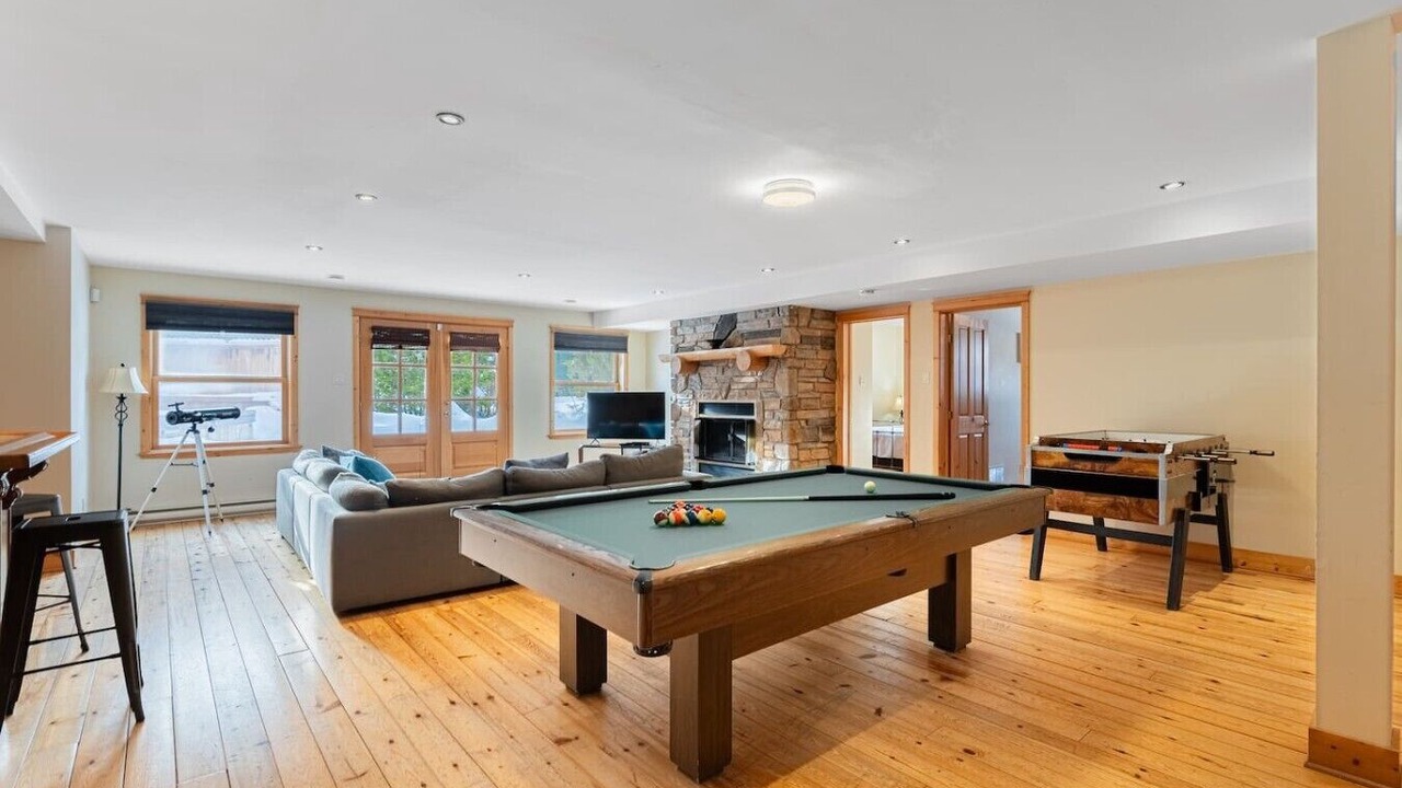 Photo of Livingroom in Fiddler Lake Resort