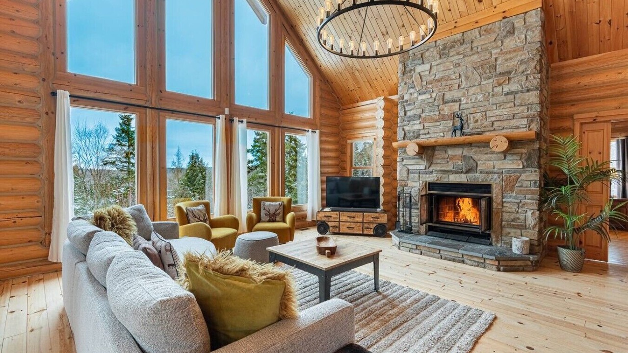 Photo of Livingroom in Fiddler Lake Resort