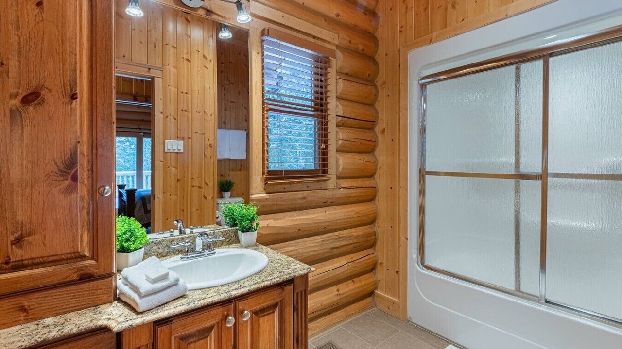 Photo of Bathroom in Fiddler Lake Resort