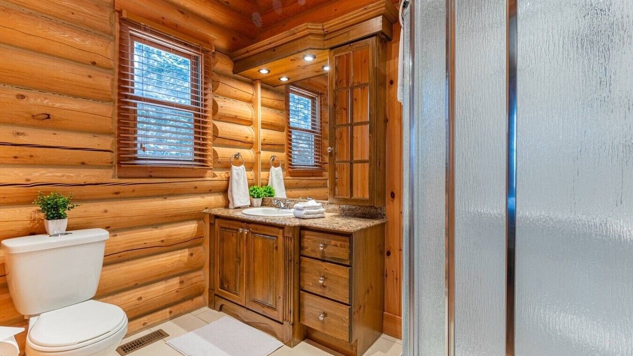 Photo of Bathroom in Fiddler Lake Resort