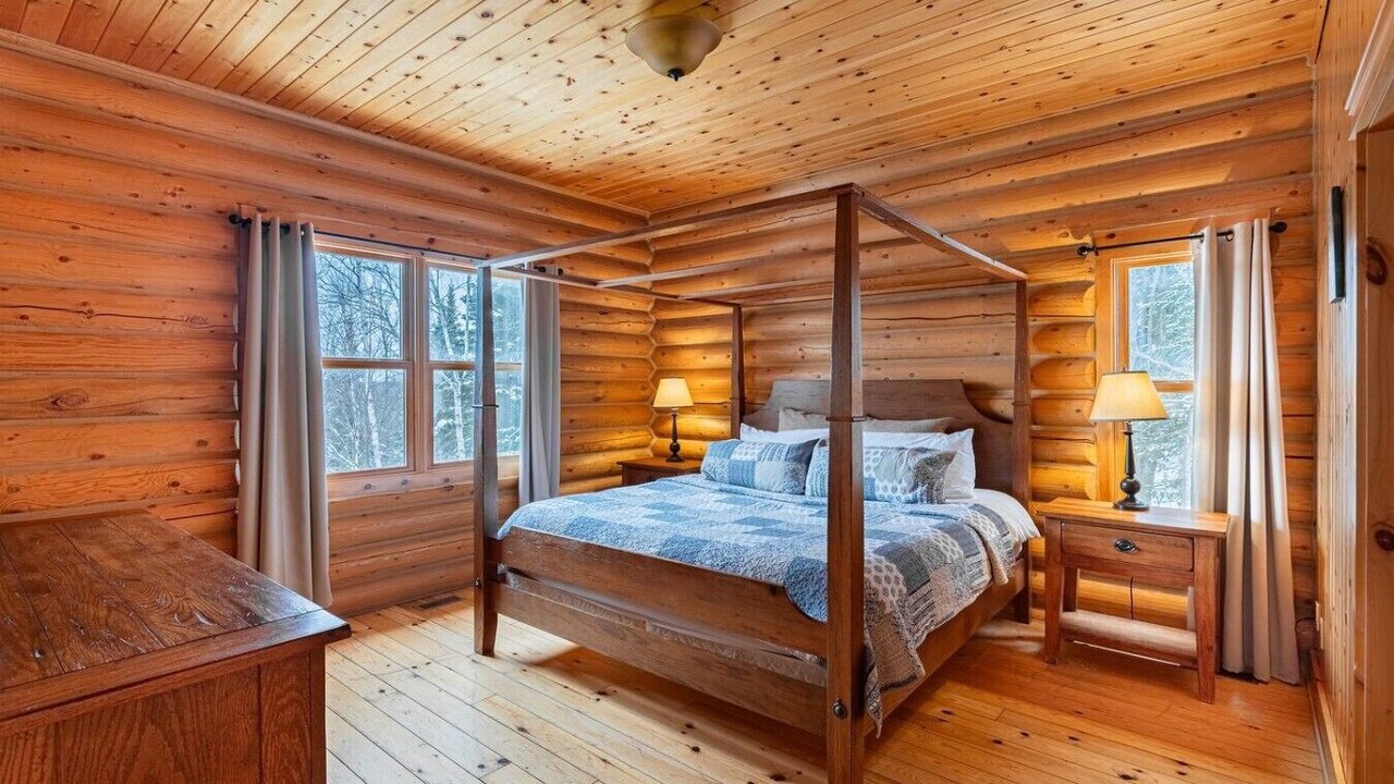 Photo of Bedroom in Fiddler Lake Resort