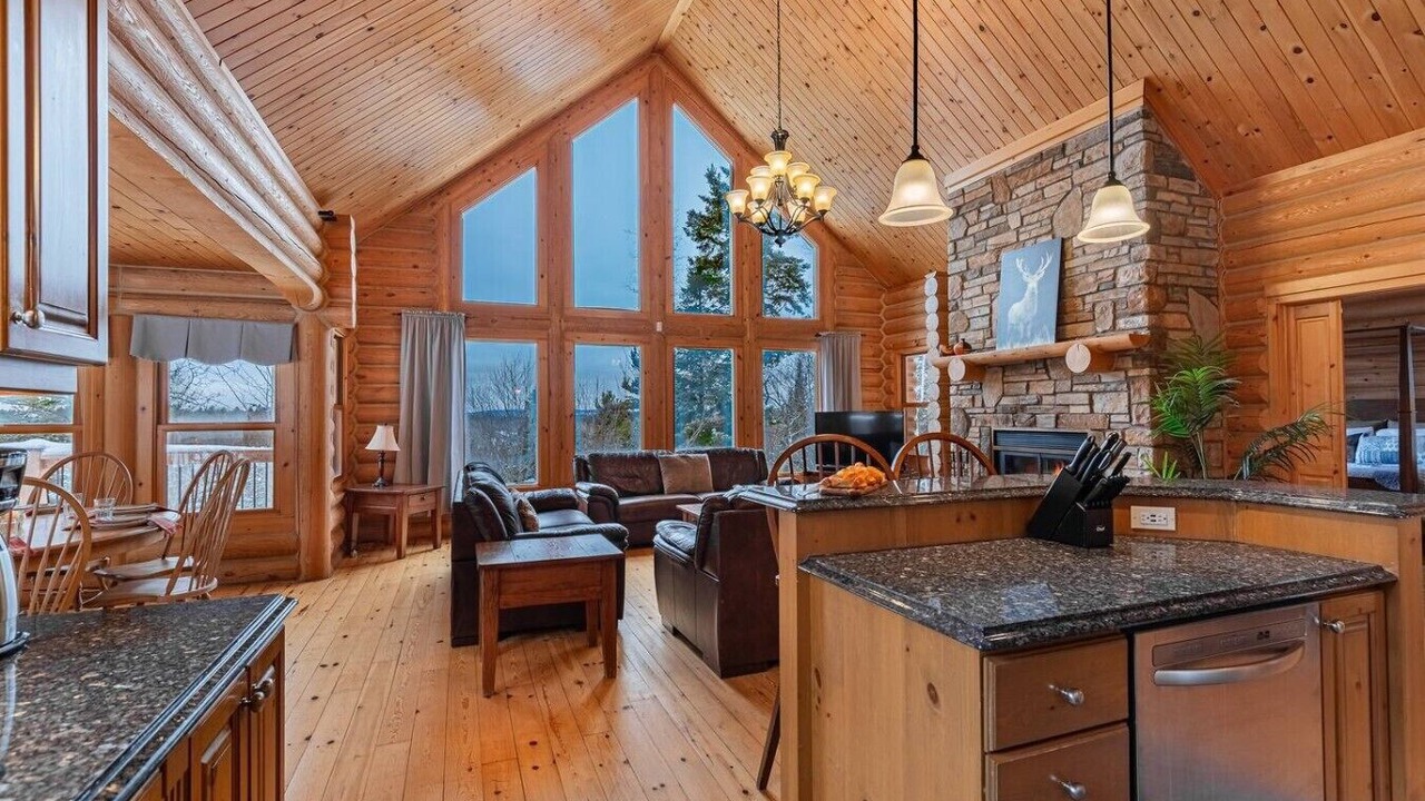 Photo of Livingroom in Fiddler Lake Resort