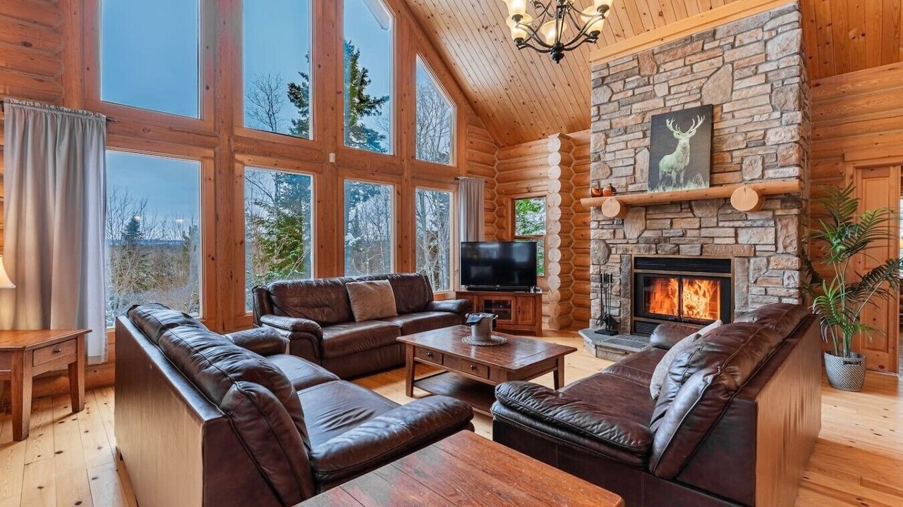 Photo of Livingroom in Fiddler Lake Resort