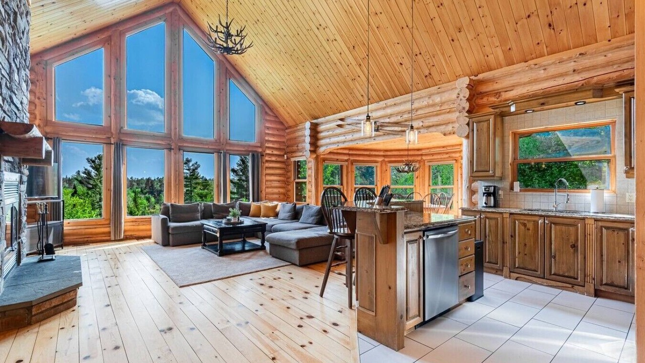 Photo of Livingroom in Fiddler Lake Resort