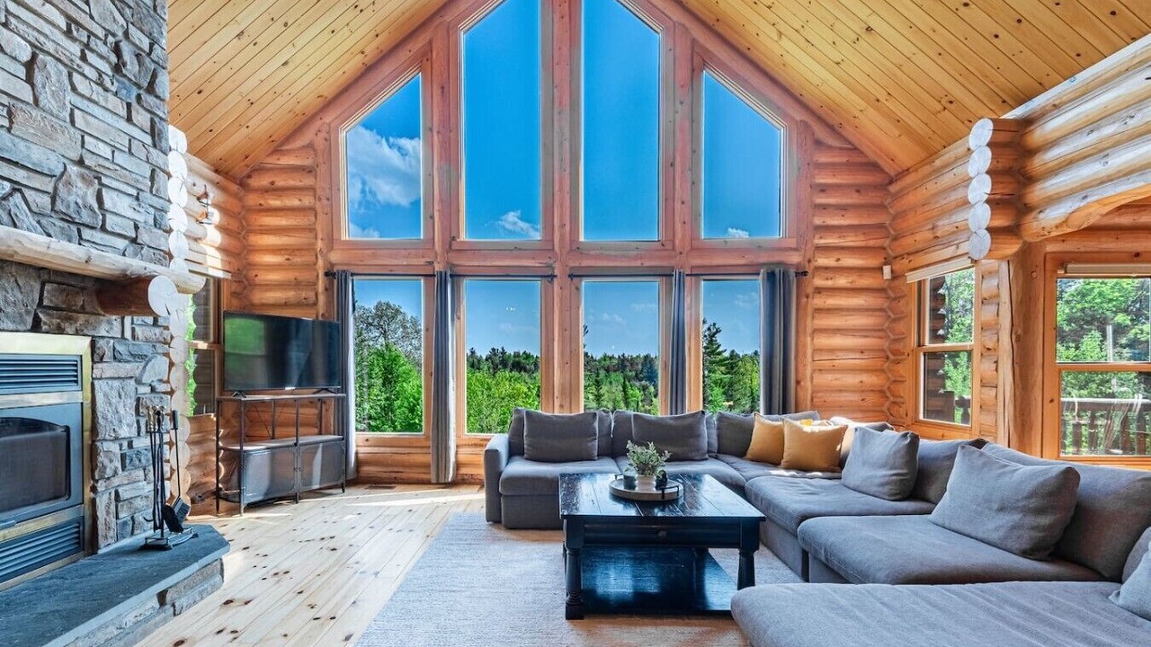 Photo of Livingroom in Fiddler Lake Resort