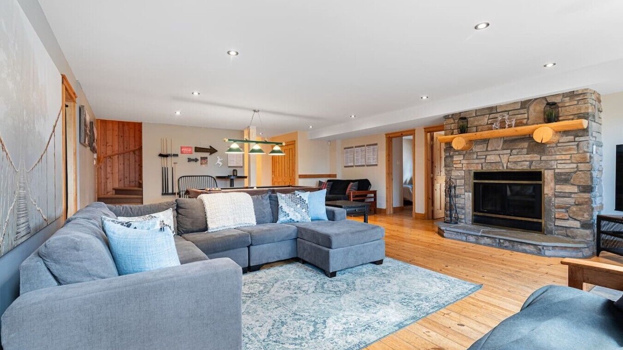 Photo of Livingroom in Fiddler Lake Resort