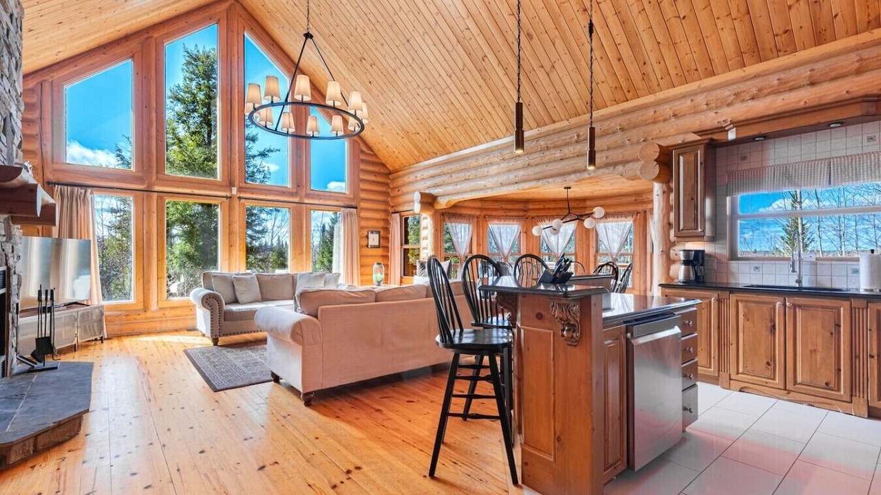 Photo of Livingroom in Fiddler Lake Resort