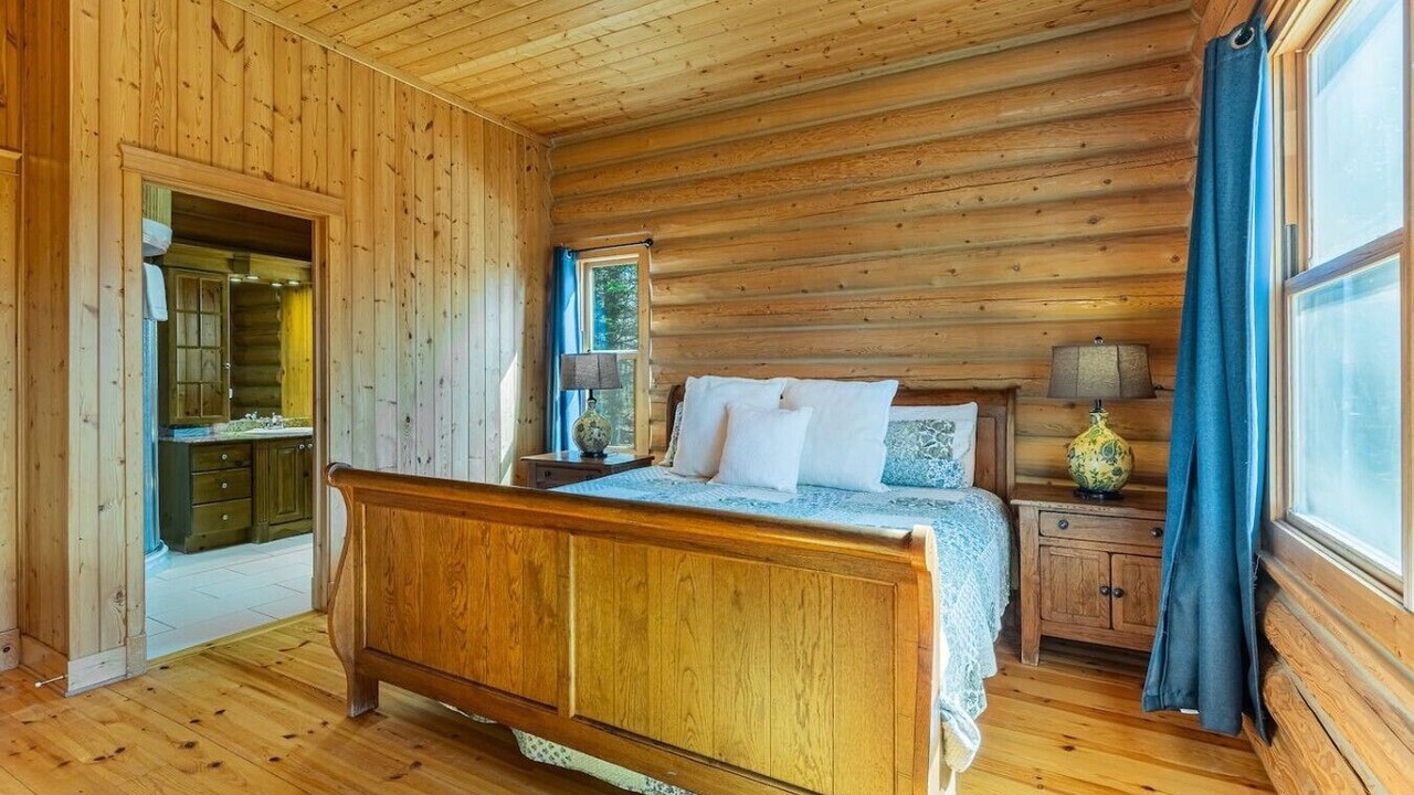 Photo of Bedroom in Fiddler Lake Resort