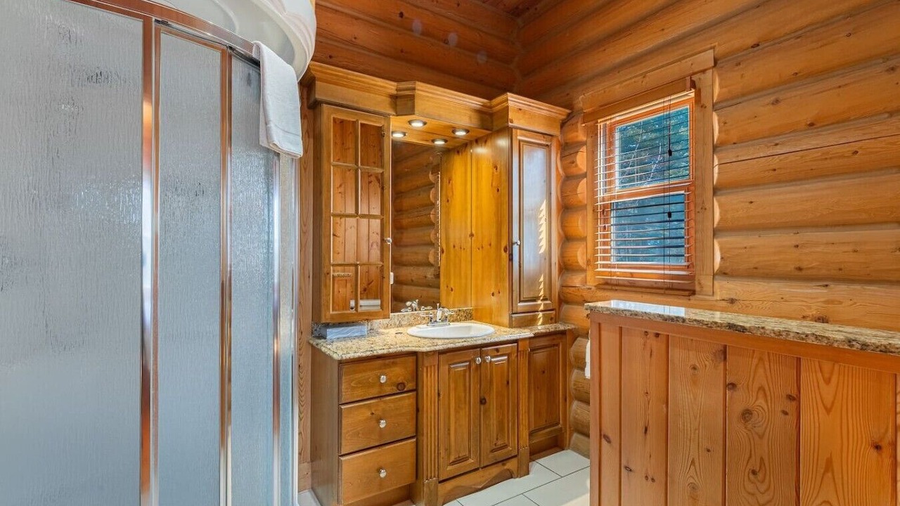 Photo of Bathroom in Fiddler Lake Resort