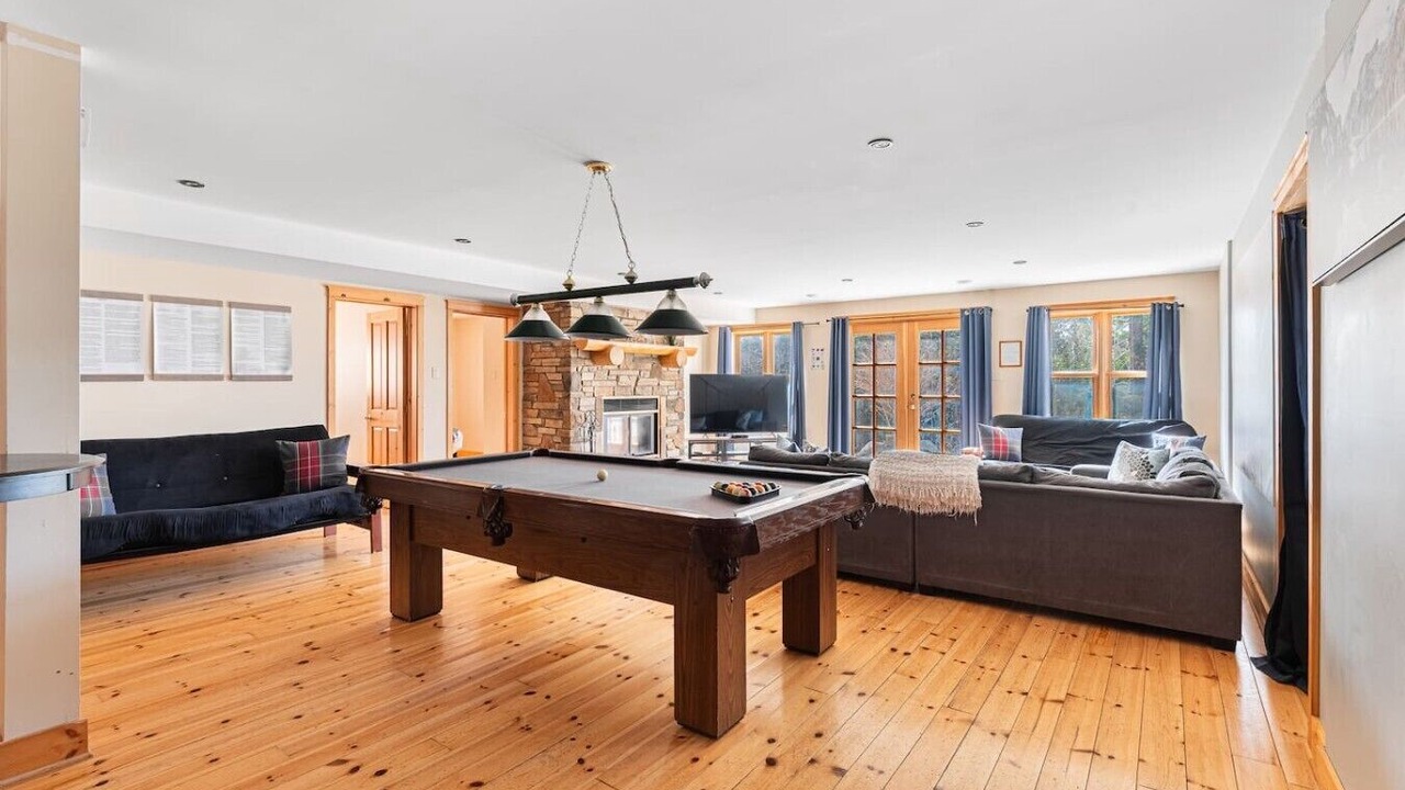 Photo of Livingroom in Fiddler Lake Resort
